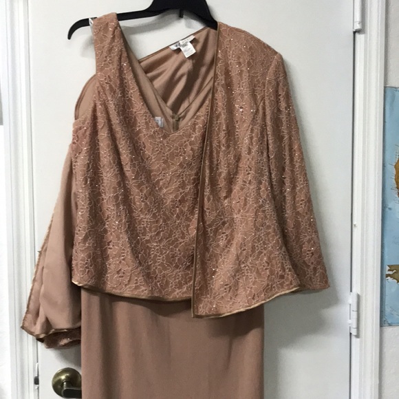 Elegant dresseith jacket - Picture 4 of 7